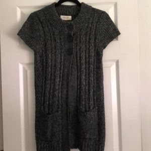Short sleeve sweater